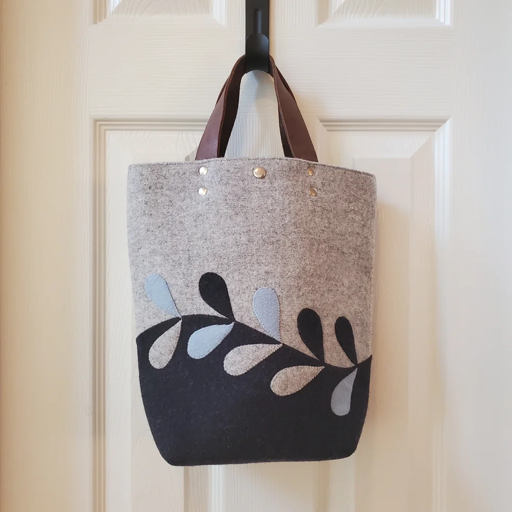 Artisan Made / Ig-elkott / Two Tone Leaf Design / Tote Bag With Leather Handles